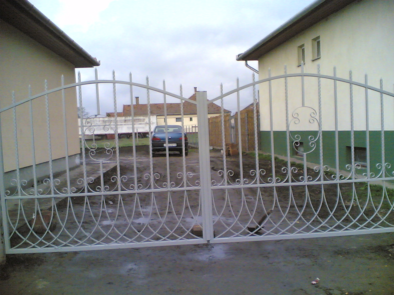 Gate 27