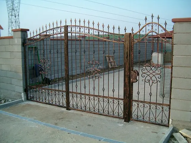 Wrought iron metal gate made by FEROX, project 8