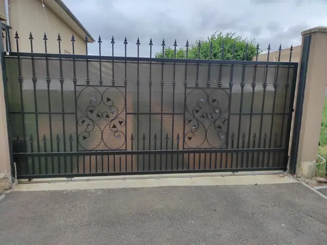 Wrought iron metal gate made by FEROX, project 2