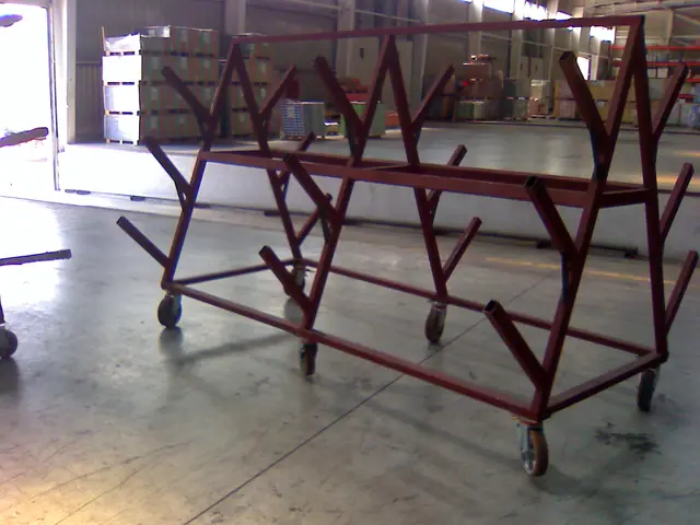 Custom metal display stand – FEROX, project 5